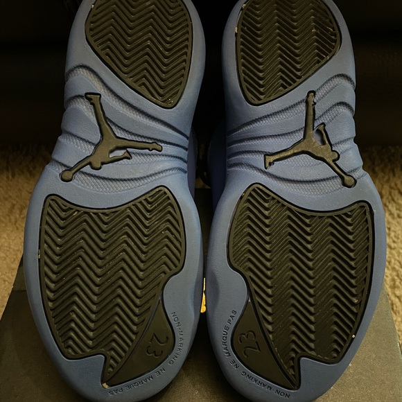 Retro 12 - Picture 3 of 5